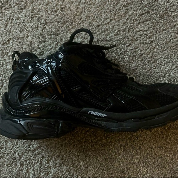 Old shoes I can’t fit - Picture 1 of 5